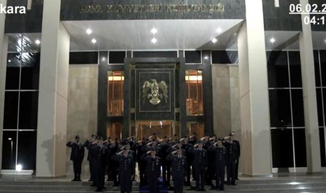 Asrın felaketinin yıl dönümünde Mehmetçik'ten saygı duruşu