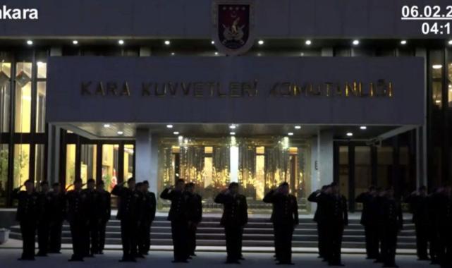 Asrın felaketinin yıl dönümünde Mehmetçik'ten saygı duruşu