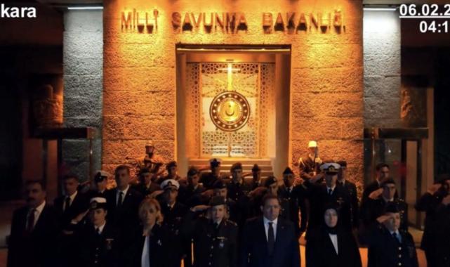 Asrın felaketinin yıl dönümünde Mehmetçik'ten saygı duruşu