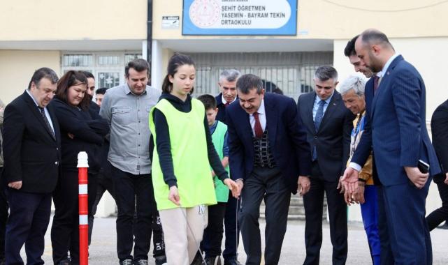 Bakan Tekin, Ankara’da Okul Ziyaretlerinde Bulundu