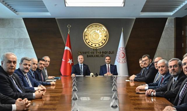 Bakanlık ve YÖK arasında üniversite-sanayi iş birliği için imzalar atıldı