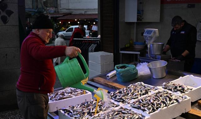 Bollaşınca fiyatı ucuzladı! Trabzon'da istavritin 3 kilogramı 100 lira