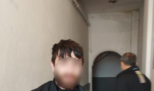 Bursa'da şaşkına çeviren anlar: Polisten kaçmak için ağaca çıktı