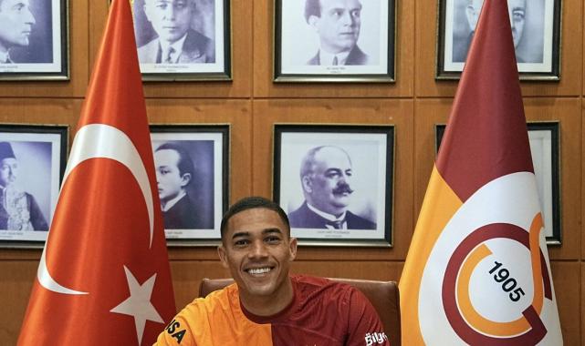 Carlos Vinicius, Galatasaray formasını giydi