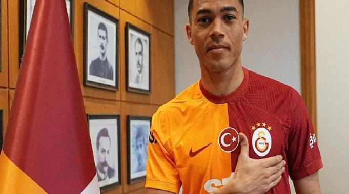 Carlos Vinicius, Galatasaray formasını giydi