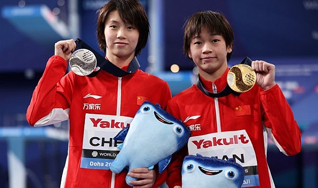 Çinli sporcular 10 metre platform atlamada altın ve gümüş madalya kazandı