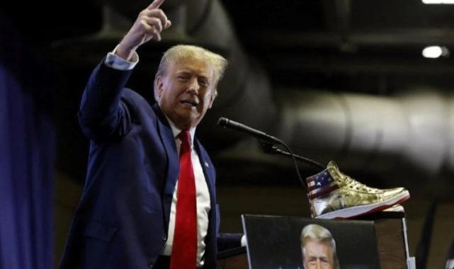 Donald Trump'tan seçim kampanyası: Ayakkabı ve parfüm satışına başladı