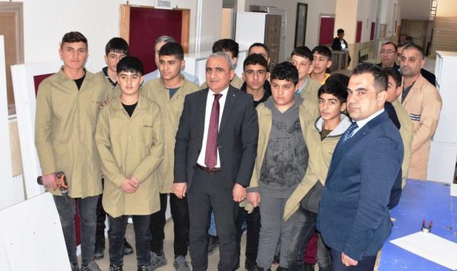 Fabrika gibi okul! Bitlis’teki meslek lisesi öğrencilerinden milyonluk üretim