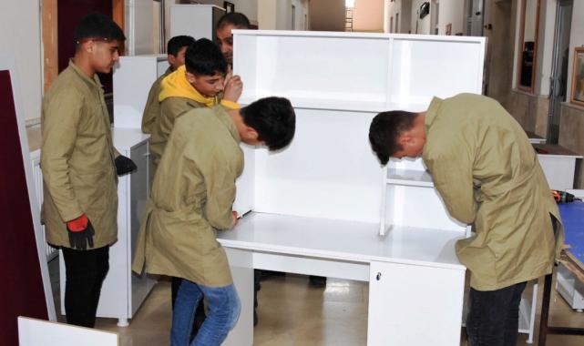 Fabrika gibi okul! Bitlis’teki meslek lisesi öğrencilerinden milyonluk üretim