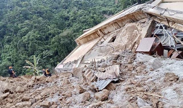 Filipinler’de toprak kayması: 54 ölü