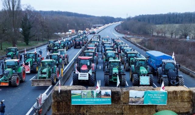 Fransa'dan geri adım! Çiftçilere yeni tedbirleri içeren 150 milyon euroluk destek