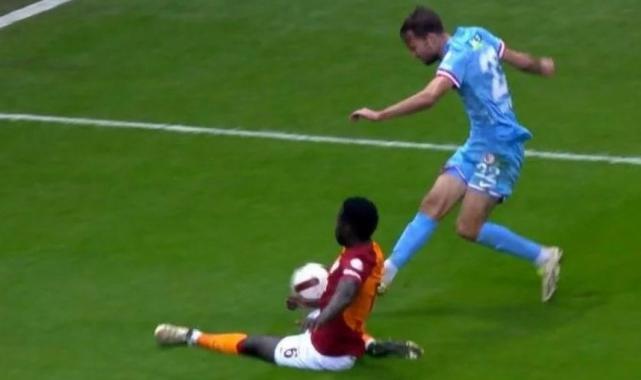 Galatasaray - Antalyaspor maçının tartışmalı pozisyonlarını hakem yorumcuları değerlendirdi