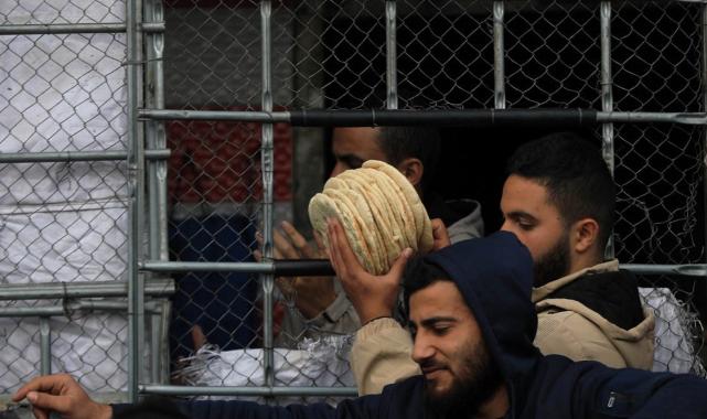 Gazze'de açlık savaşı: 1,5 milyon sivil hayat mücadelesi veriyor