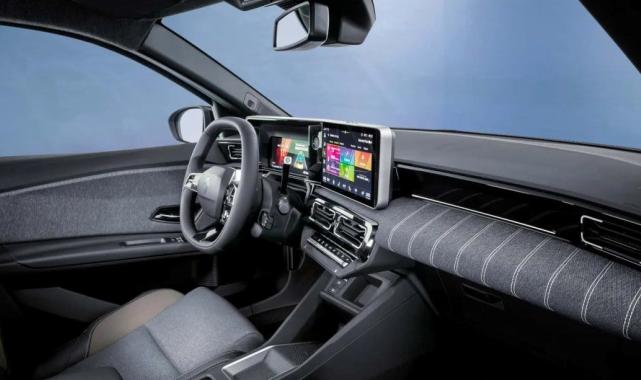 Gelecek yıl Türkiye'de: Yüzde 100 elektrikli Renault 5 tanıtıldı!