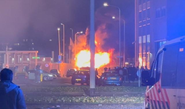 Hollanda'da Eritreli göçmenler sokakları savaş alanına çevirdi