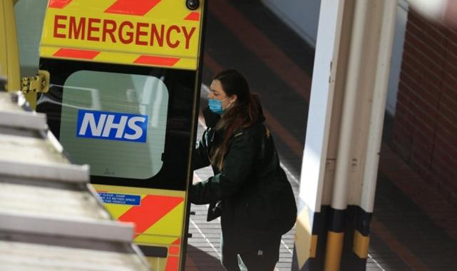 İngiltere hastanelerindeki personel profili: Her 5 çalışandan 1'i İngiliz vatandaşı değil