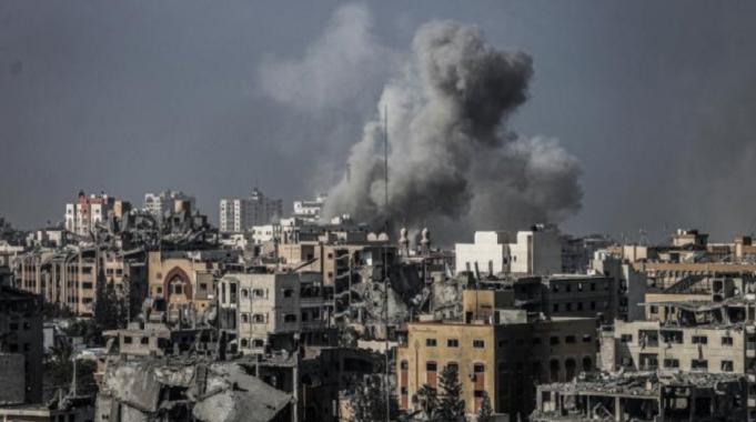 İsrail Gazze&#039;ye bomba yağdırıyor