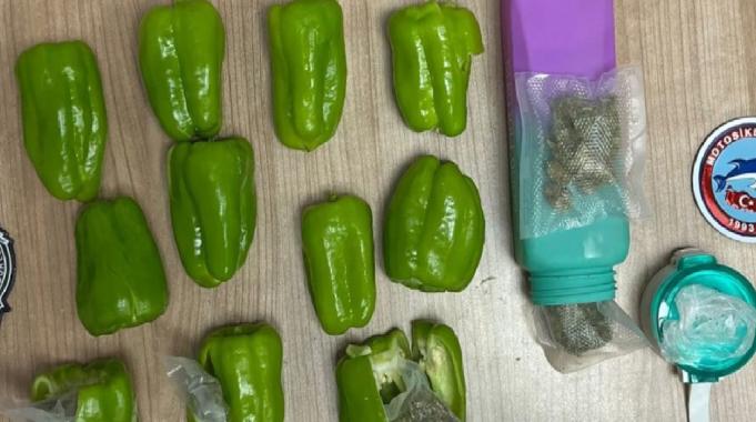İstanbul Sarıyer'de dolma biberle uyuşturucu servisi! Polisin dikkatinden kaçmadı