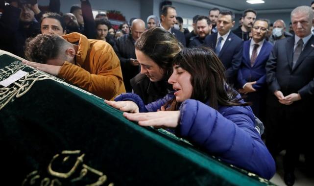 İstanbul'da adliyedeki saldırıda hayatını kaybeden Dilfıraz Karataş son yolculuğuna uğurlandı