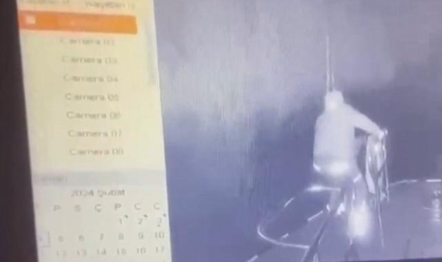 İstanbul'da hayatını kaybeden kılavuz kaptanın düştüğü anlar kamerada