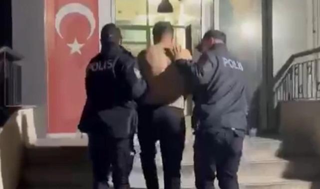 İzmir'de eski eşe ve polise bıçaklı saldırı kameraya yansıdı