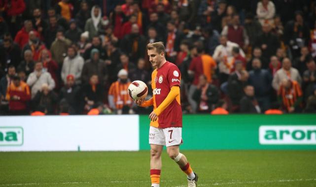 Kerem Aktürkoğlu, kariyer sezonunu geçiriyor