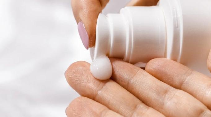 Kozmetik ürünlerdeki kimyasalları anlatan Türkiye’deki ilk kitap yayınlandı