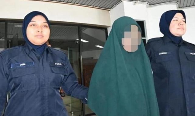 Malezya'da yetişkin filmi izleyen oğluna yaptığıyla pes dedirtti