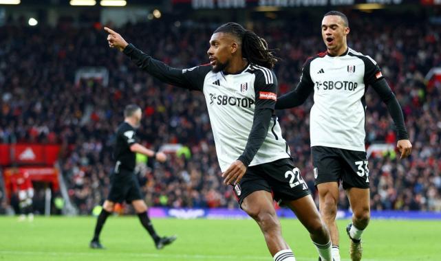 Manchester United, evinde Fulham'a yenildi