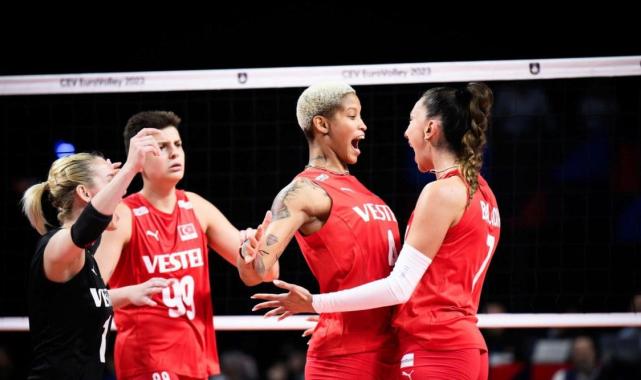 Melissa Vargas Azer Bülbül’lü paylaşım yaptı! Zehra Güneş kendini tutamadı…