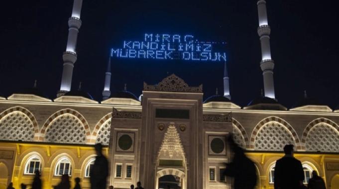 Miraç Kandili yurt genelinde dualarla idrak edildi
