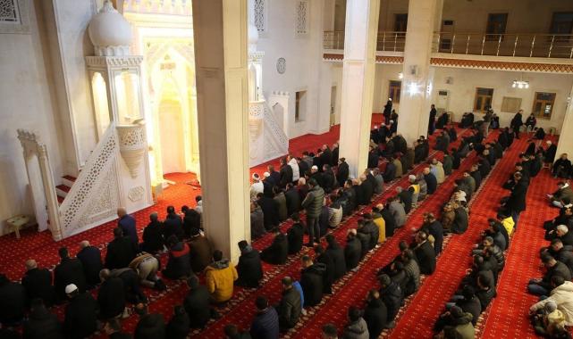 Miraç Kandili yurt genelinde dualarla idrak edildi