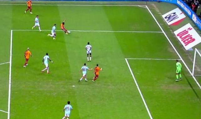 Ofsayt nedeniyle golü geçersiz sayılan Dries Mertens, saniyeler içerisinde ağları sarstı