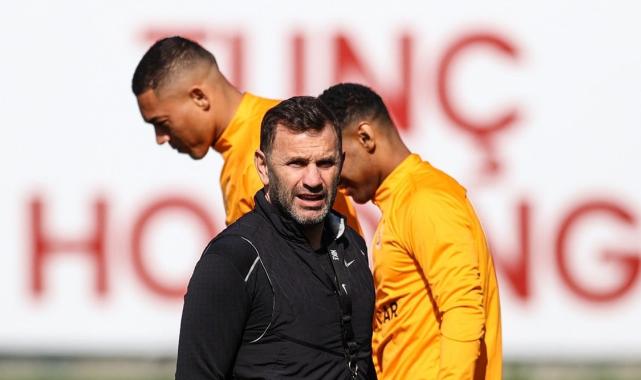 Okan Buruk: Muslera'nın takımda kalmasını istiyorum