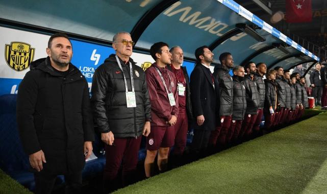 Okan Buruk: Muslera'nın takımda kalmasını istiyorum