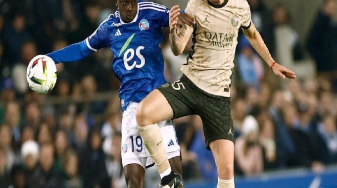 PSG deplasmanda Strasbourg&#039;u yendi