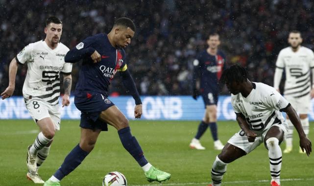 PSG, Rennes önünde beraberliği son anda yakaladı