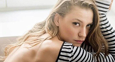 Serenay Sarıkaya bu kezde uzun bacakları ile gündem oldu!