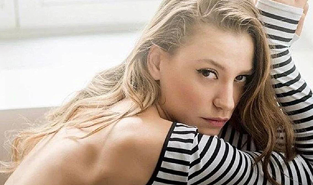 Serenay Sarıkaya bu kezde uzun bacakları ile gündem oldu!