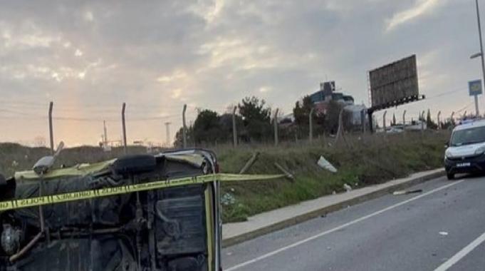 Silivri'de ağaçlık alana uçan araç taklalar attı: 1 ölü