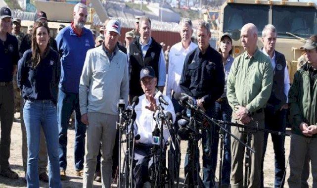 ABD'de sınır kriz büyüyor: 14 eyalet valisi Biden'a karşı gövde gösterisi yaptı