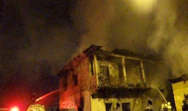 Adana'da yangında ev cayır cayır yandı: Anne ve çocukları öldü