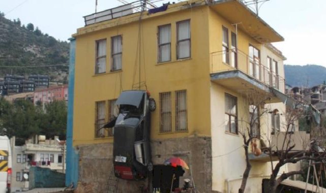 Antalya'da kaza yapan otomobiline verdiği cezayla şaşırttı