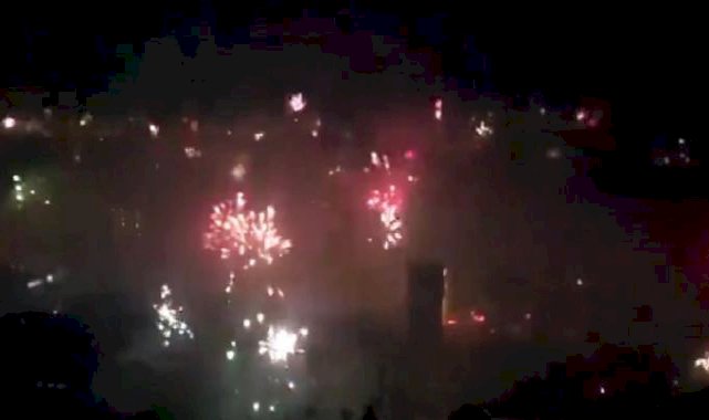 Çin'de Ejderha Yılı, görkemli havai fişek gösterisiyle kutlandı