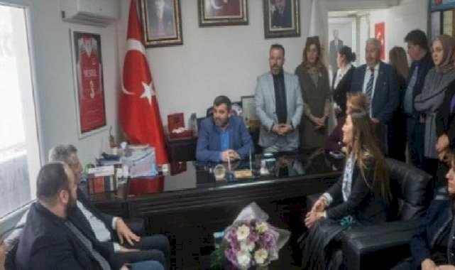 Güzelbahçe’de parti bayrakları asılmayacak