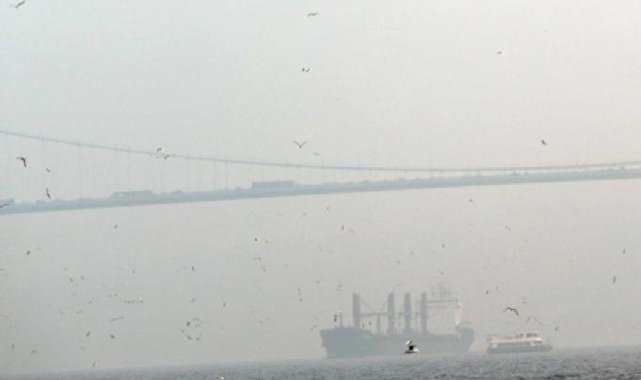 İstanbul Boğazı'nda gemi trafiğine sis engeli: Geçişler çift yönlü askıya alındı