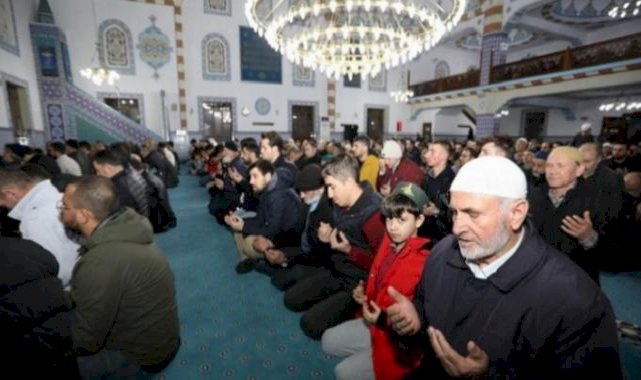 Kandil Gecesi İnegöllüler camilere akın edildi