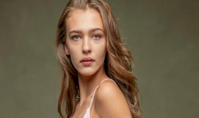 Melisa Döngel, Galatasaraylı futbolcuyla aşk mı yaşıyor! Magazin gündemine oturan iddia