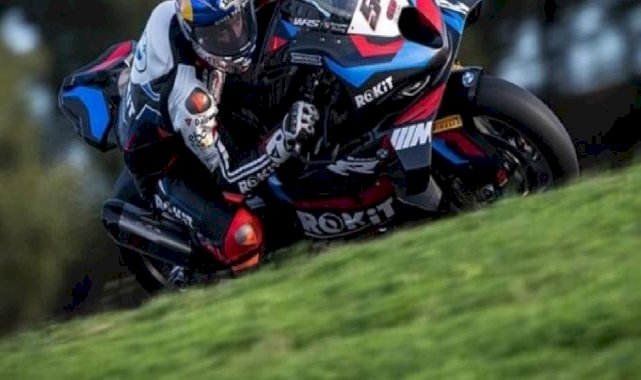 Toprak Razgatlıoğlu, sezonunun ilk yarışında 5. oldu