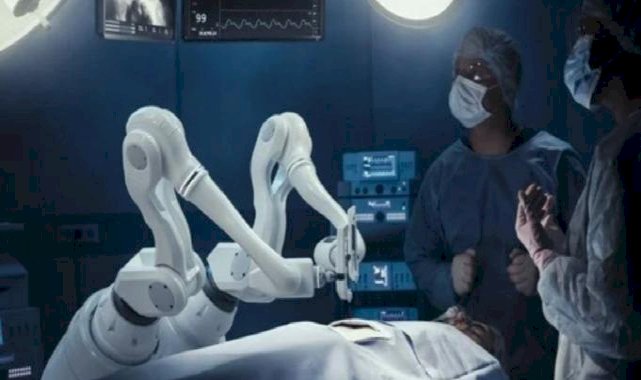 Uzay istasyonundaki robot ilk ameliyat denemesini yaptı